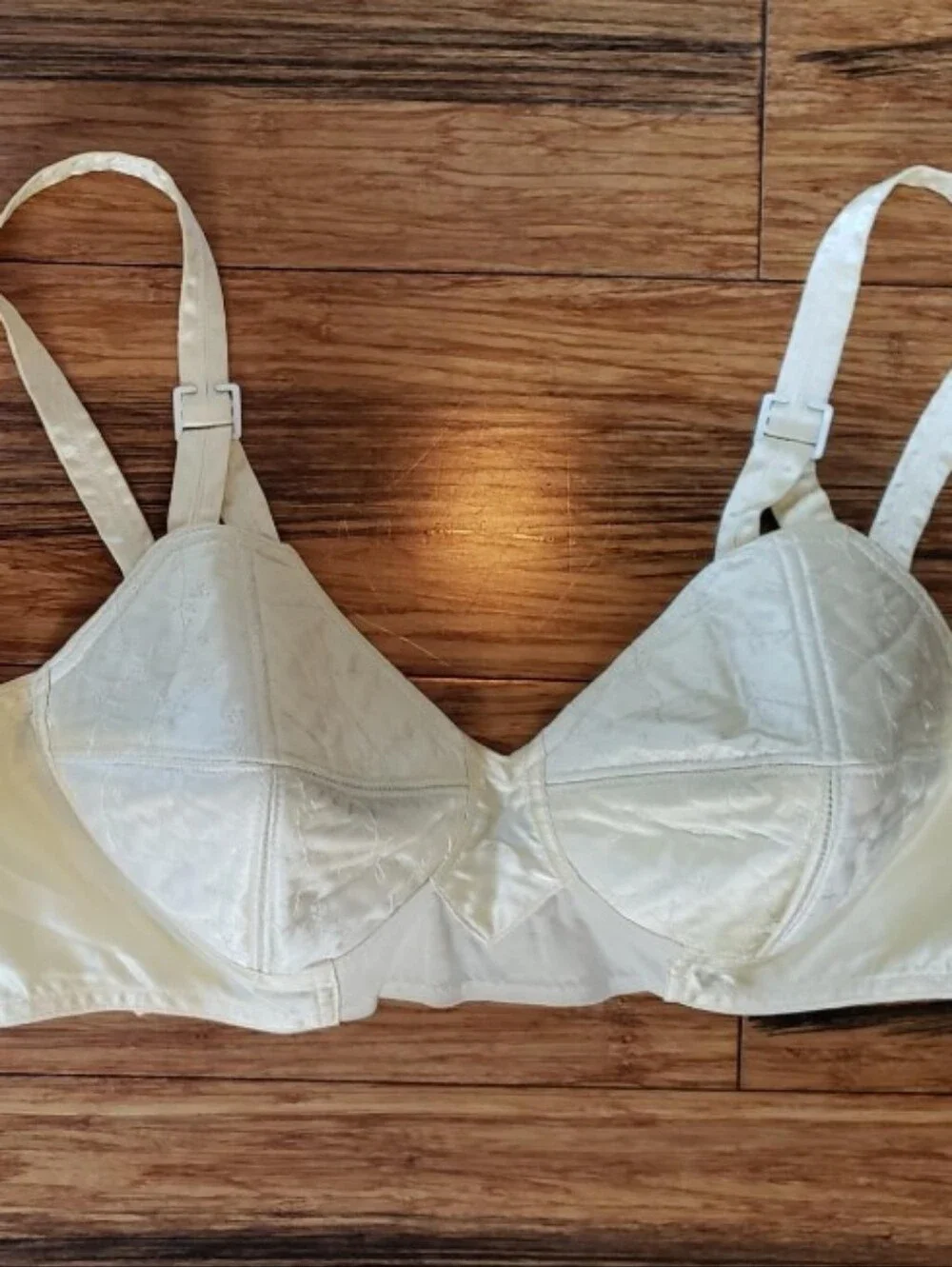 32 B-C vintage 50's Bullet Bra